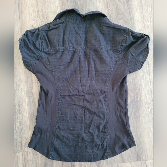 GUESS Button-Up Top - Picture 6 of 6